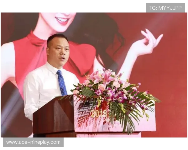 当足坛父子携手书写荣耀传奇他们的故事跨越了时代与梦想